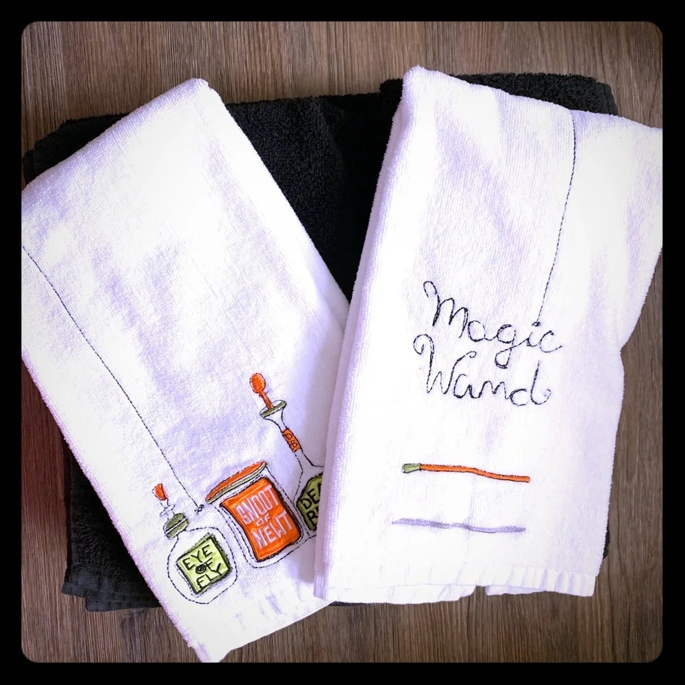 8 Piece Halloween Bath Towel Set EUC